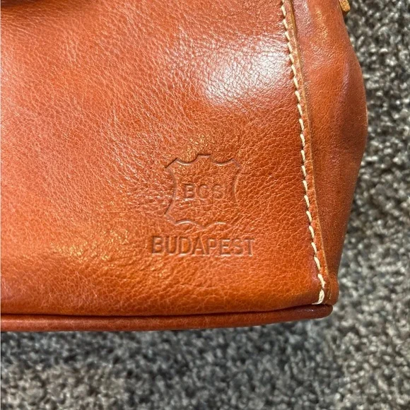 BCS Budapest Real Leather Cross Body Bag - Picture 2 of 7